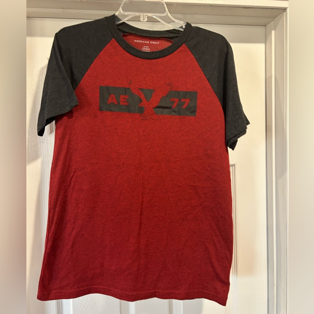 Men’s American Eagle T Shirt Medium